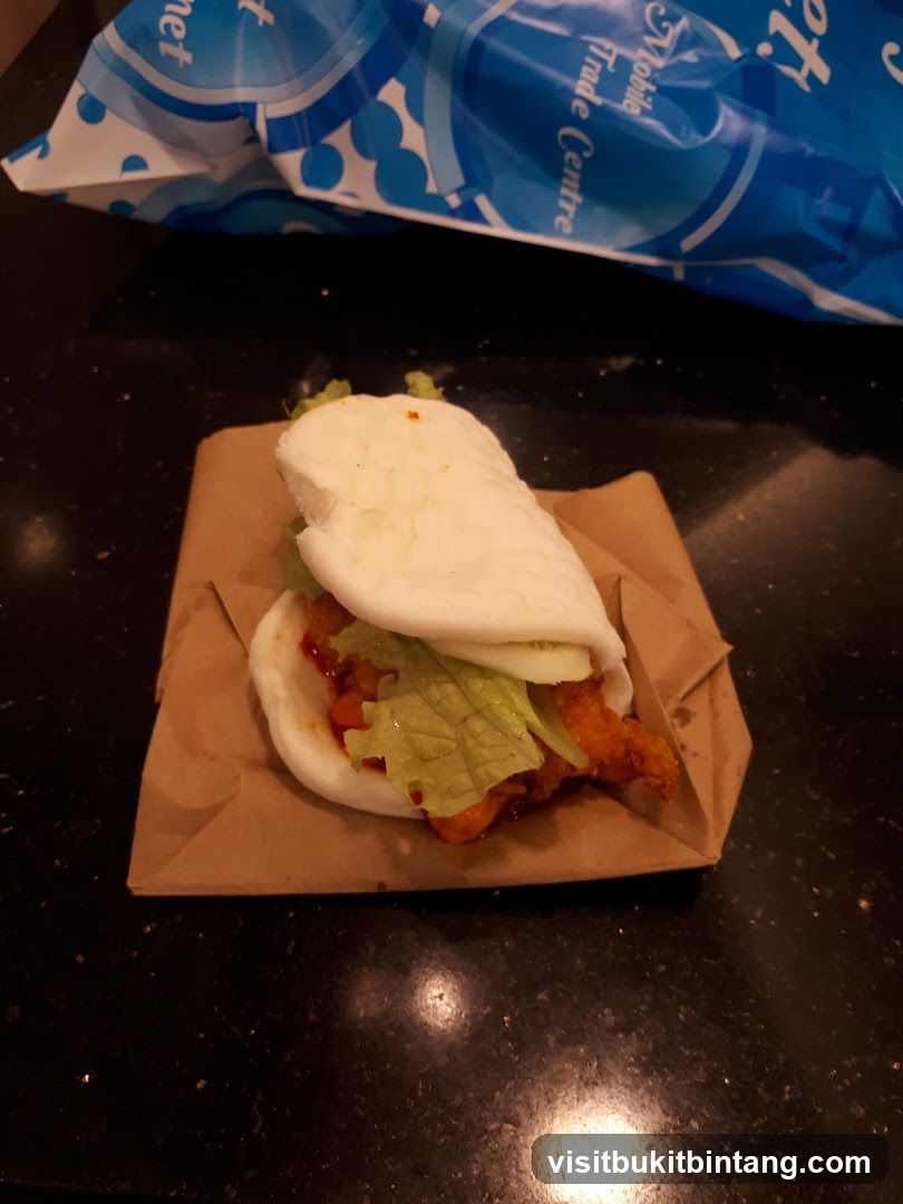 Bao Bun with Fried Chicken