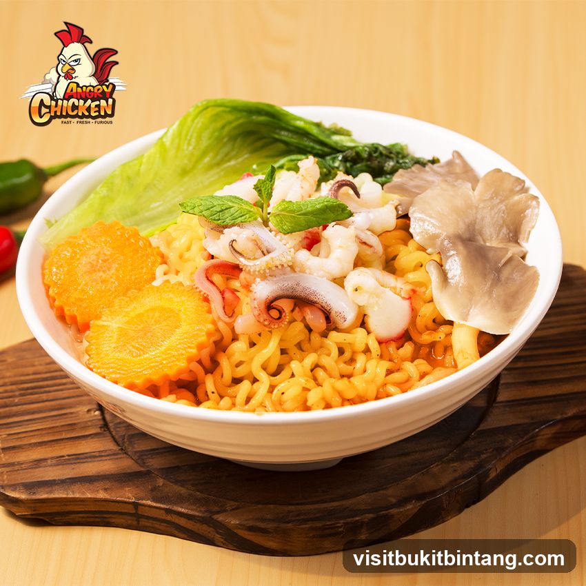 Noodle Dish with Seafood and Vegetables