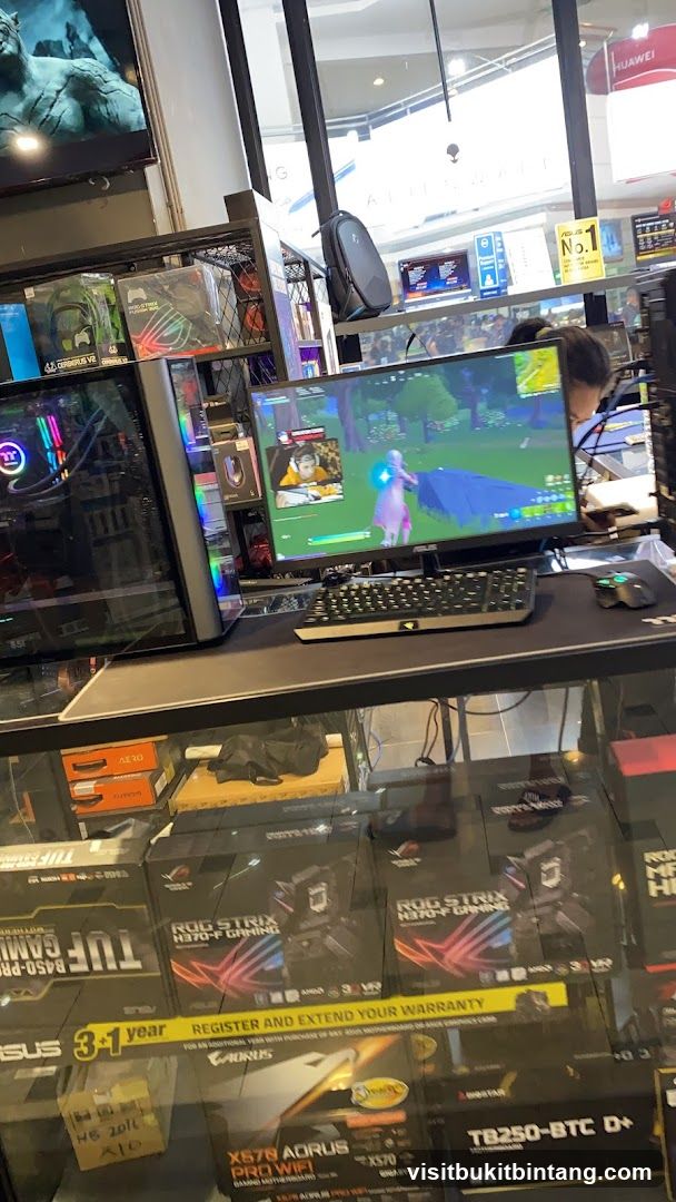 Computer Store Display