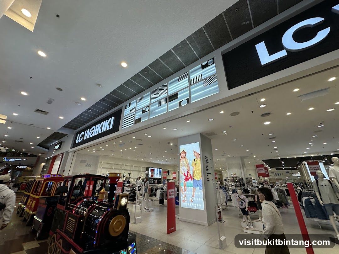 LC Waikiki Store Interior
