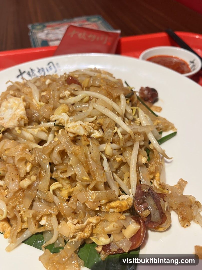Stir-fried Noodles with Bean Sprouts and Egg