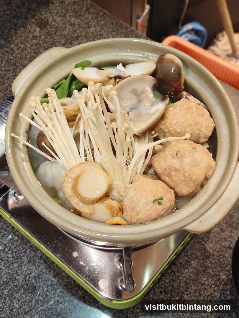 Hot Pot with Seafood and Meatballs