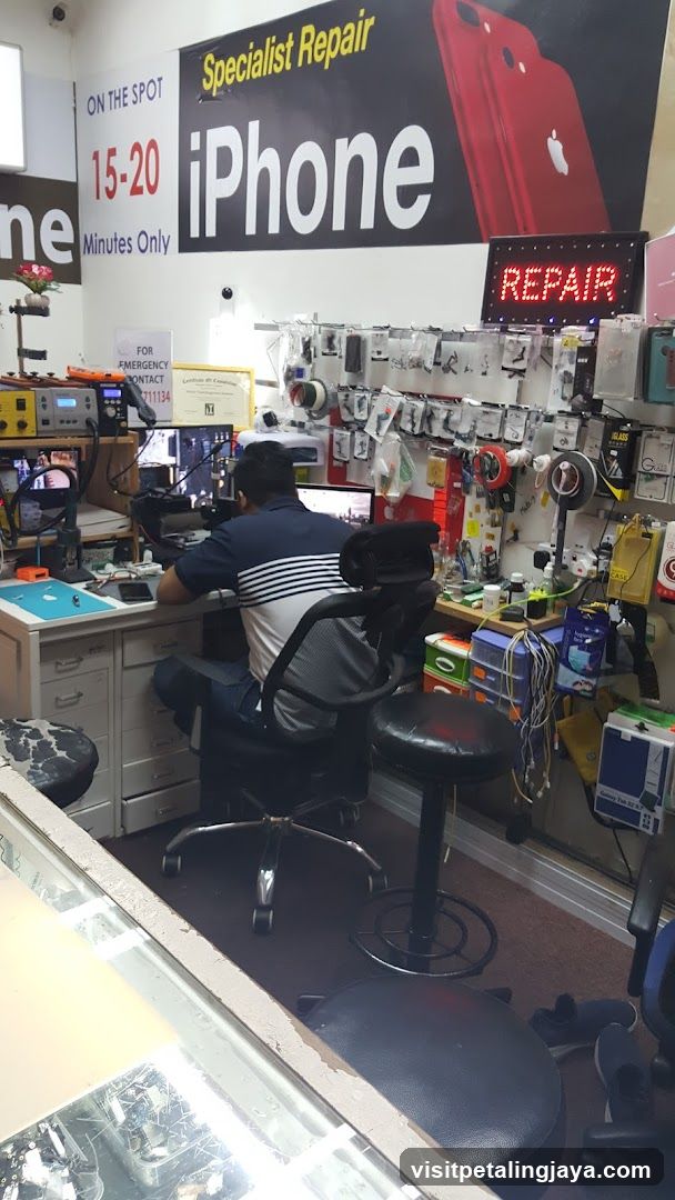 iPhone Repair Shop Interior