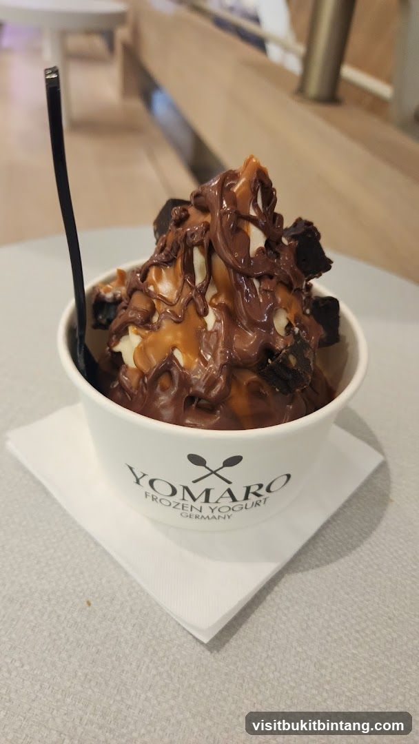 Yomaro Frozen Yogurt