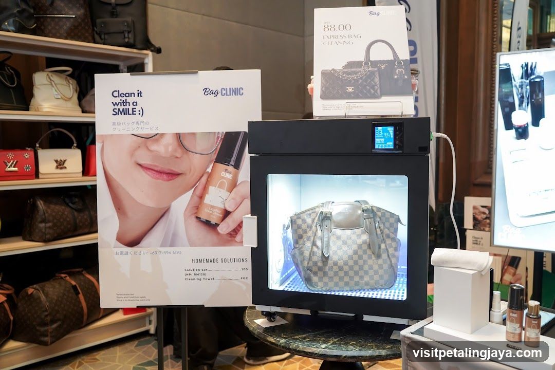 Bag Clinic Display