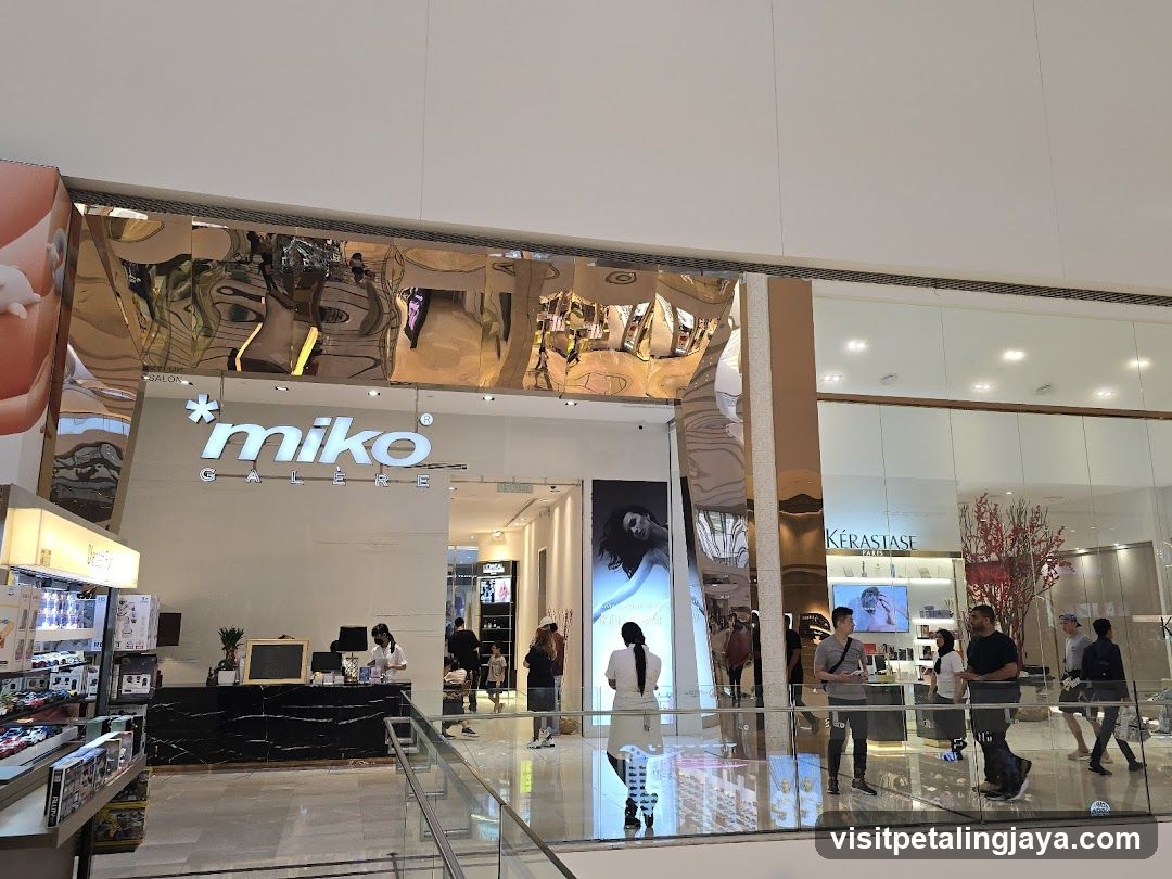 Miko Galerie Store Interior