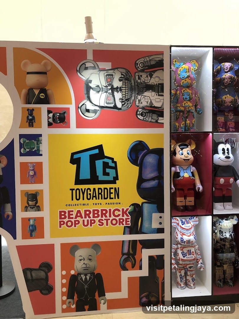 ToyGarden Bearbrick Pop Up Store Display
