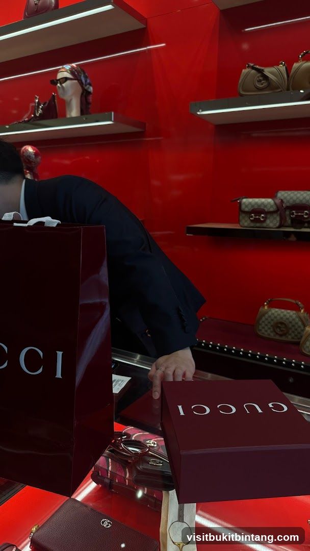 Gucci Store Display