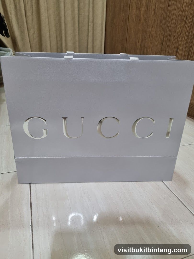 Gucci Shopping Bag