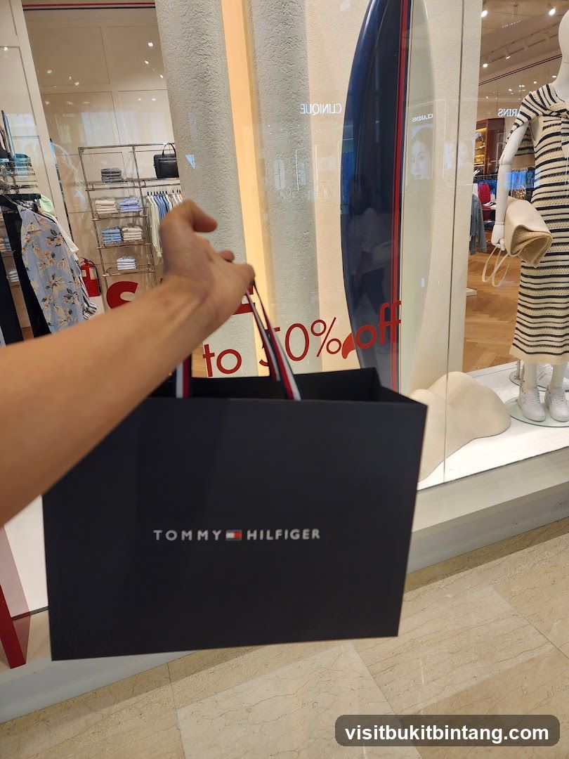 Tommy Hilfiger shopping bag