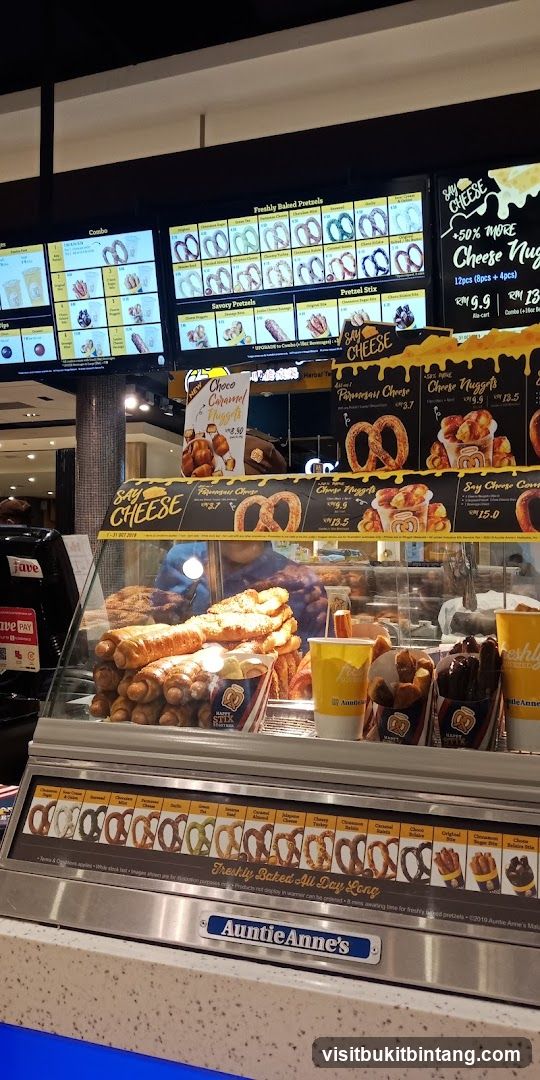 Auntie Anne's Pretzel Display
