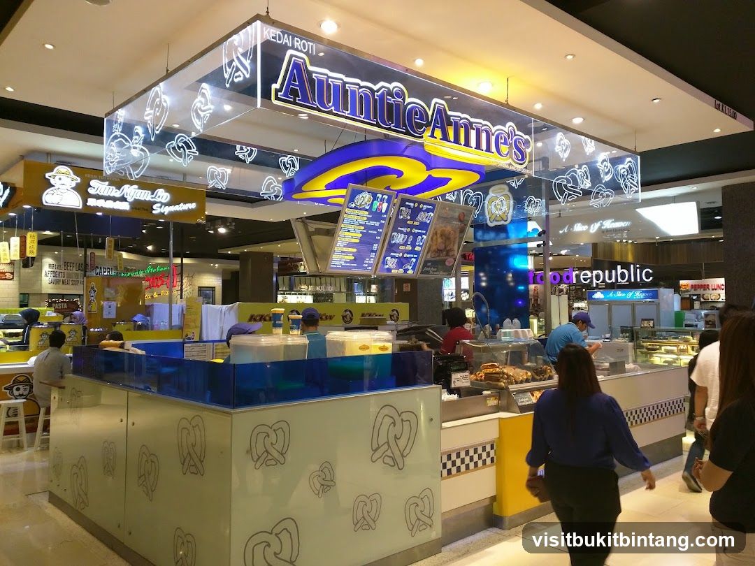 Auntie Anne's Pretzel Stand