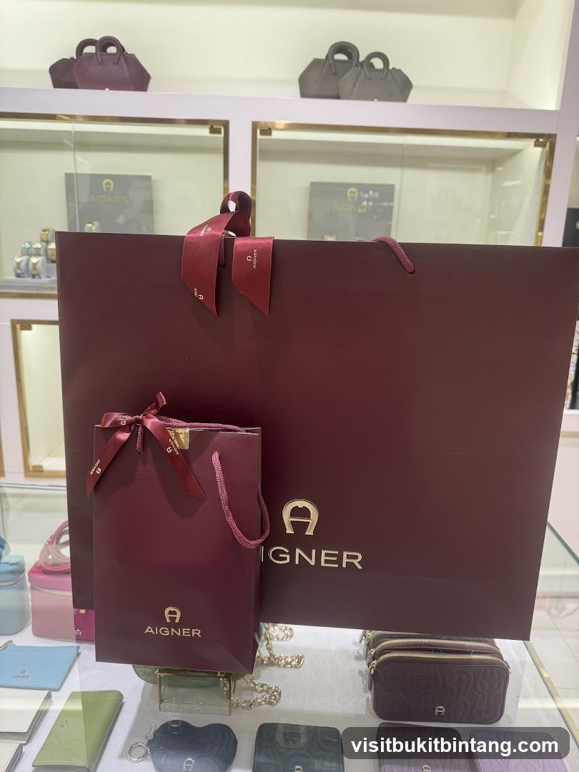 Aigner Shopping Bags and Accessories