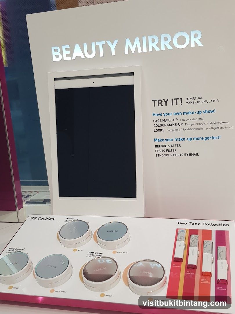 Beauty Mirror Display