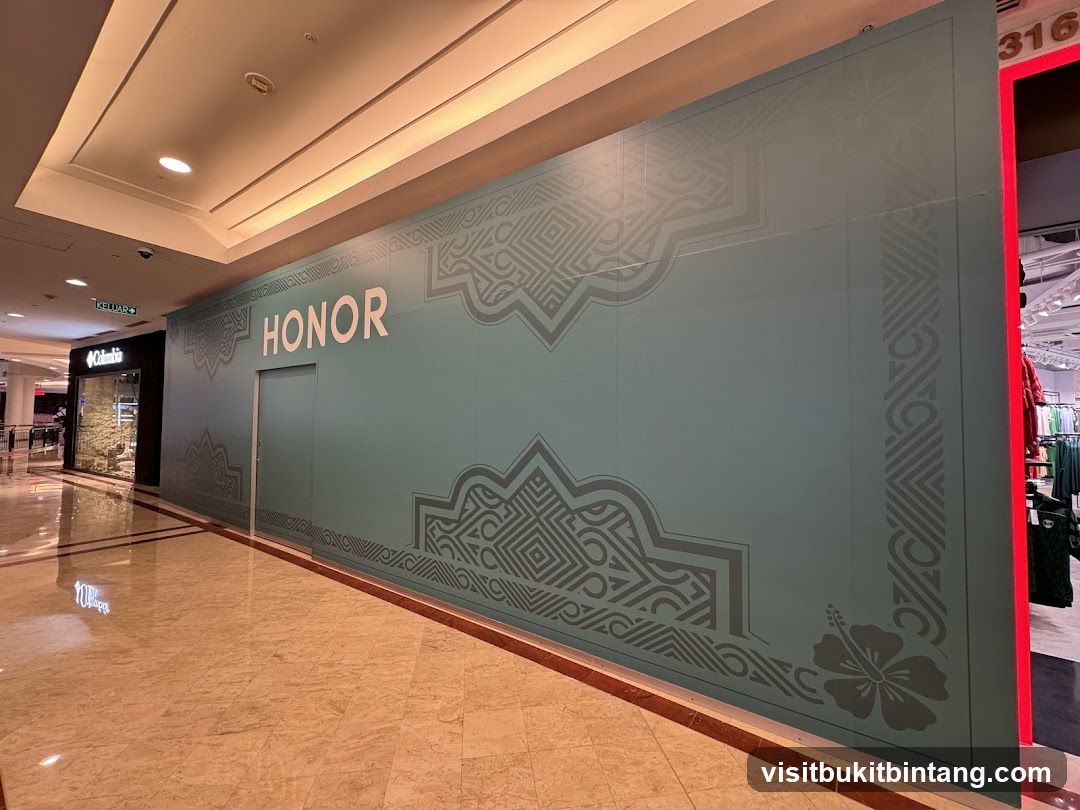 HONOR Store Under Construction