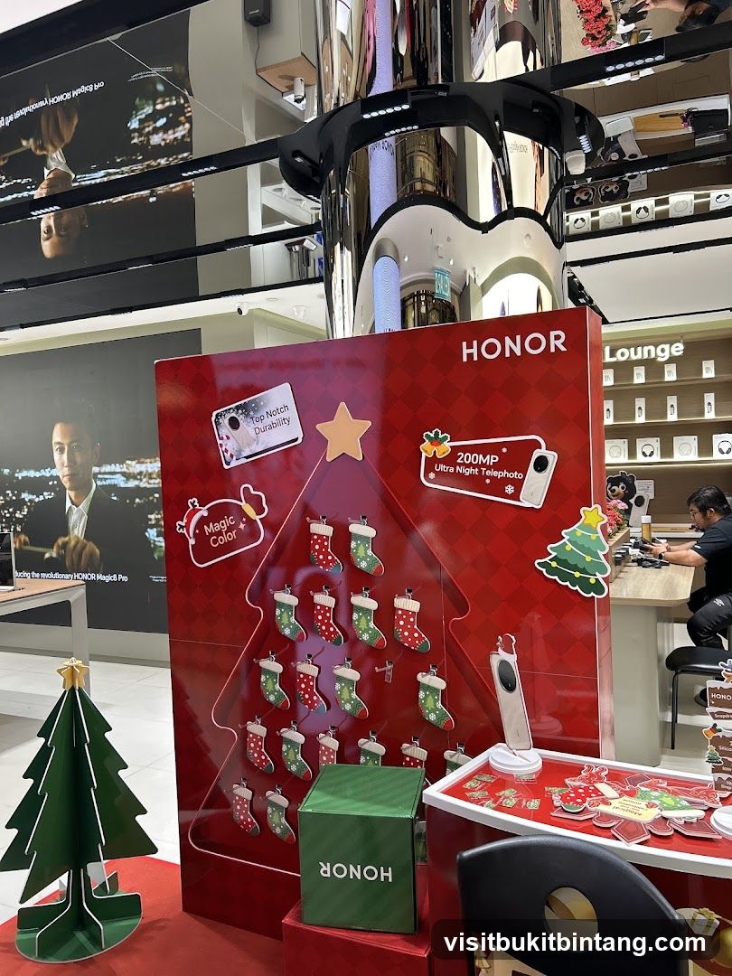 HONOR Christmas Display