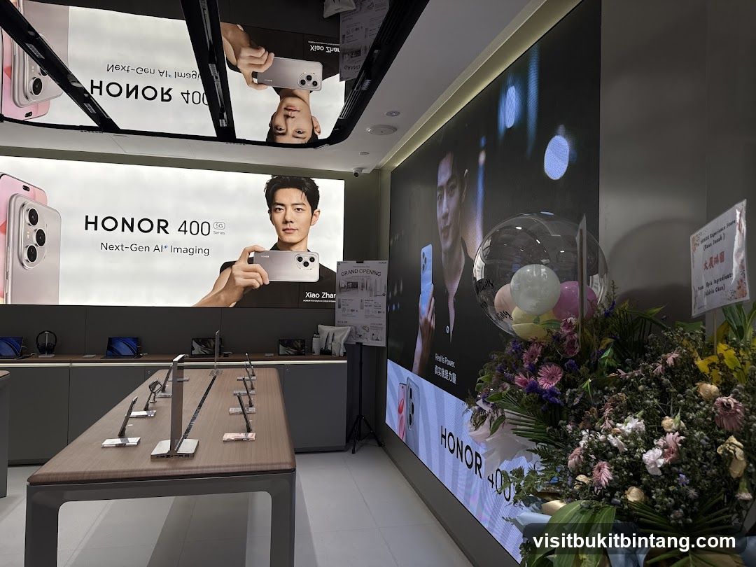 Honor Store Interior