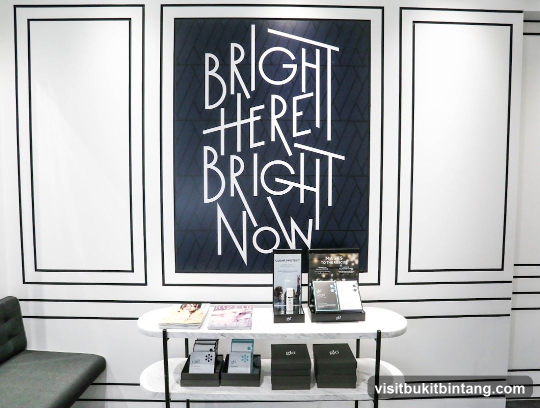 Retail Display with Motivational Text