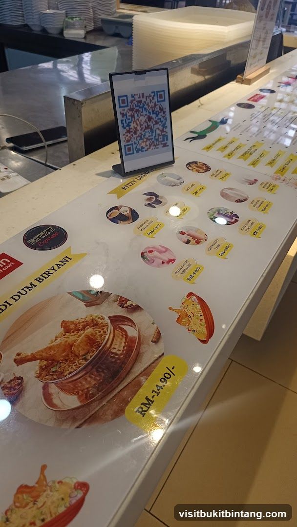Restaurant Table Display