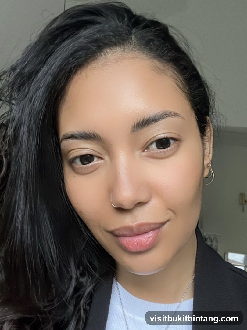 Woman wearing a black blazer