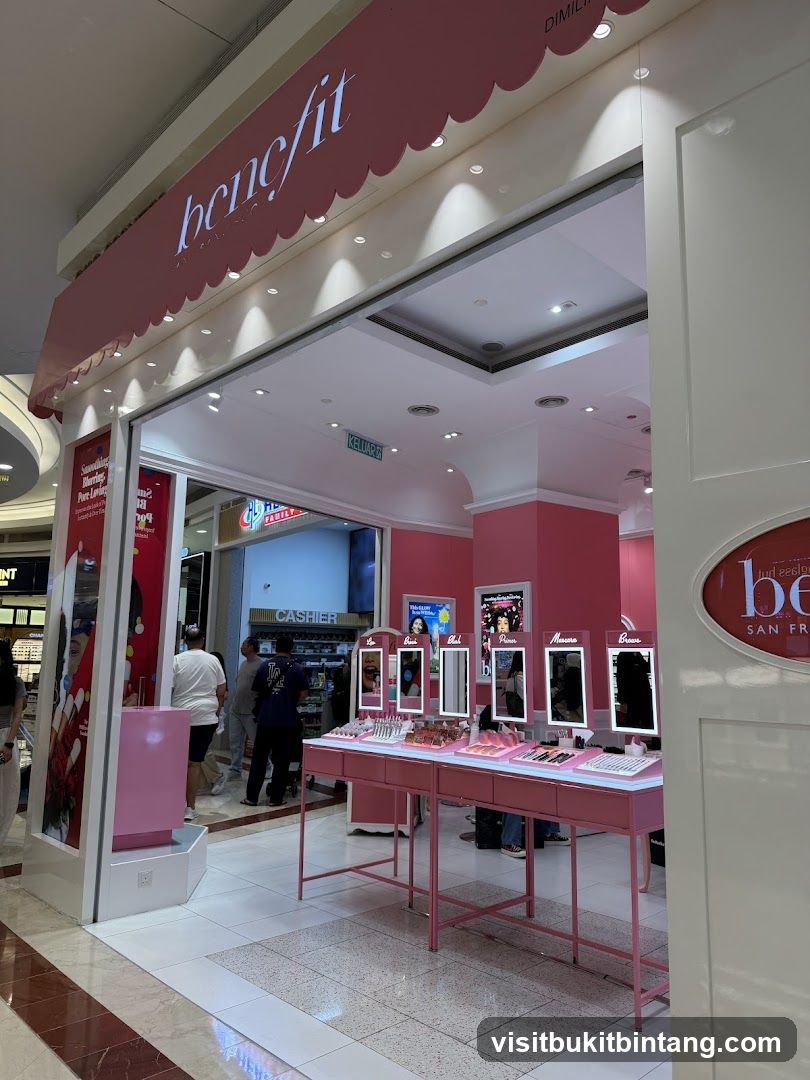Benefit Cosmetics Boutique & BrowBar lounge