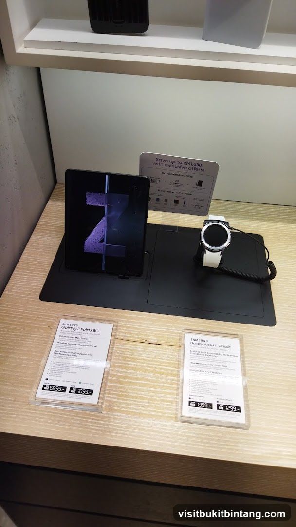 Samsung Products Display