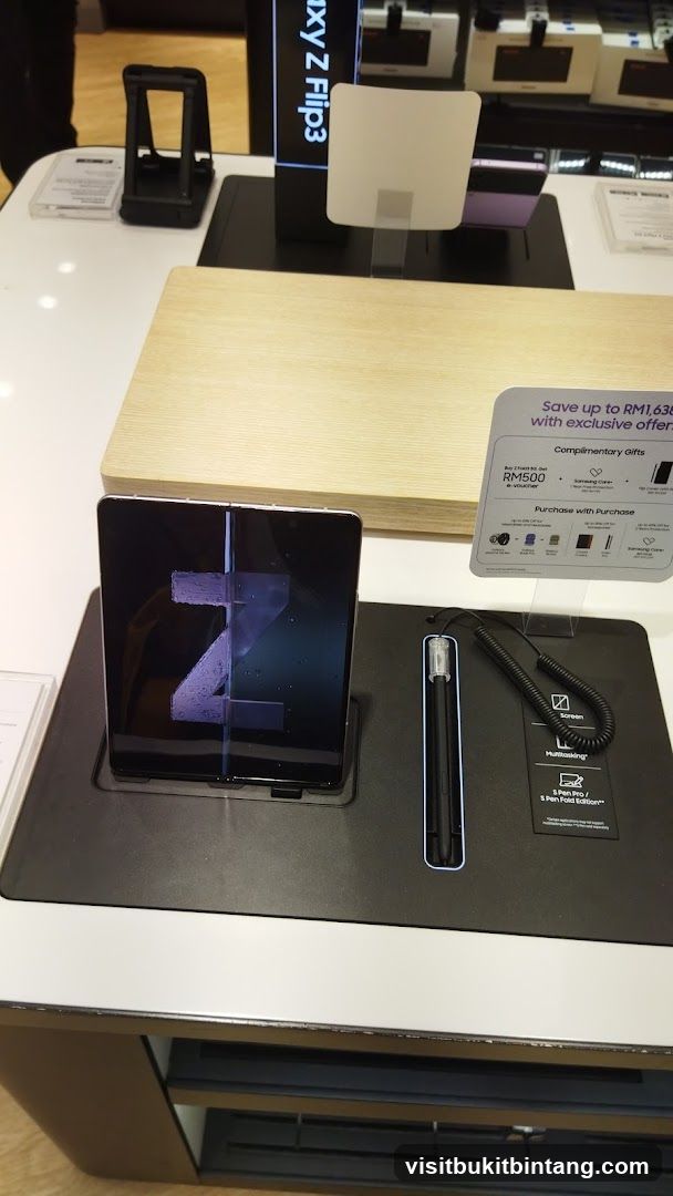 Samsung Galaxy Z Flip3 Display