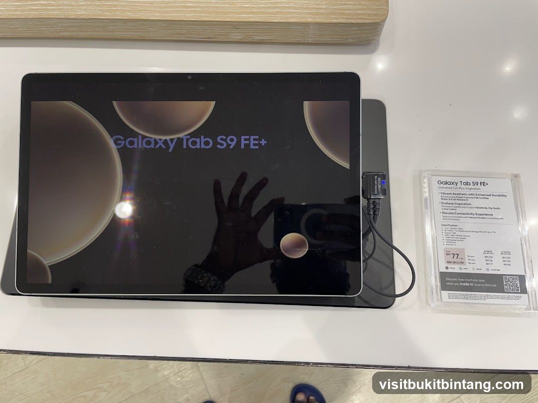 Samsung Galaxy Tab S9 FE+ Display