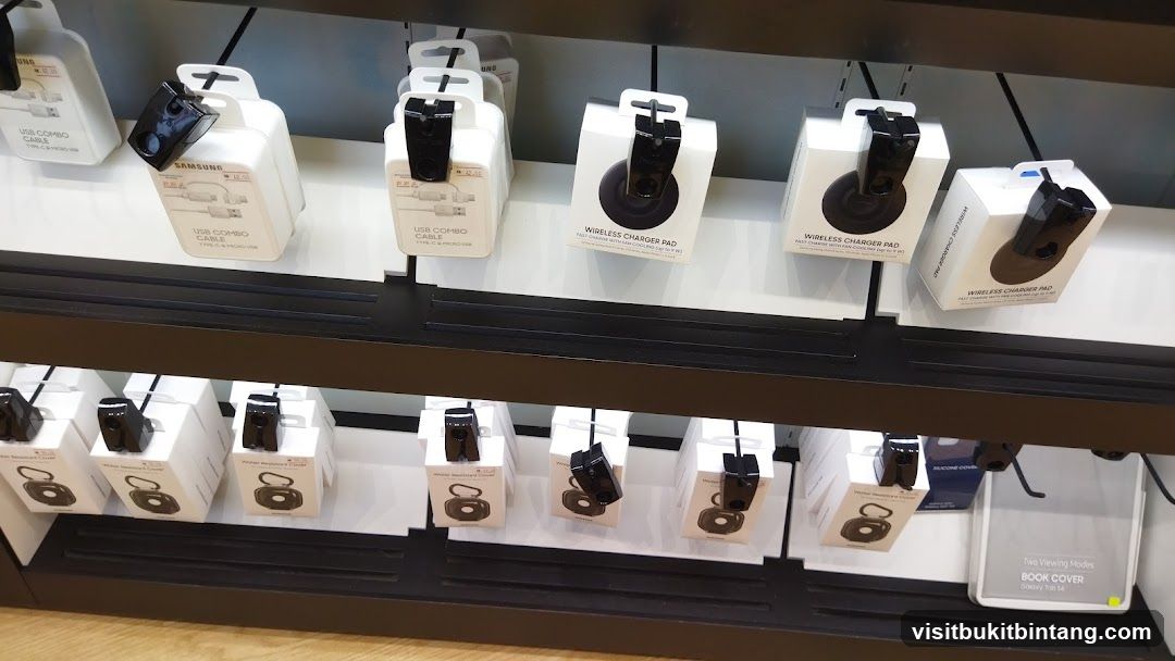 Samsung Accessories Display
