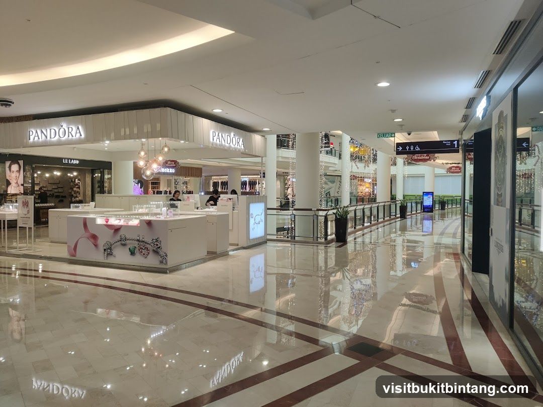 Pandora Store in a Mall