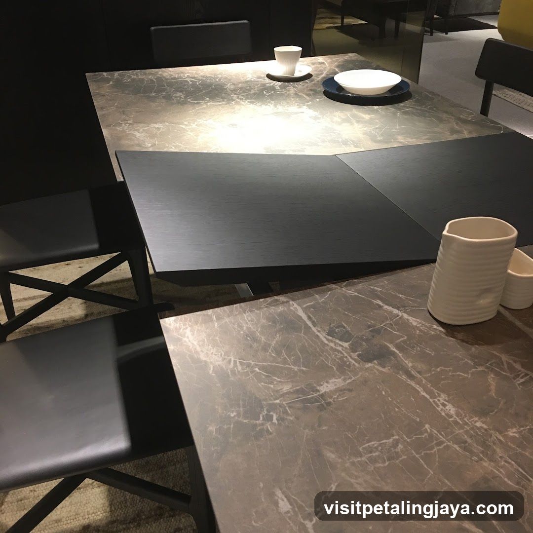 Modern Dining Table Setup