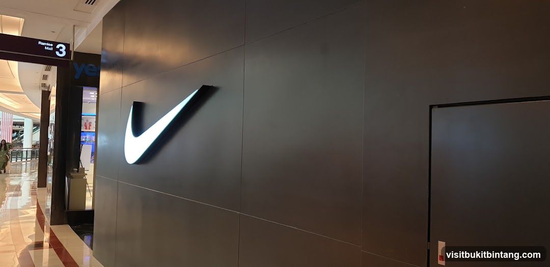 Nike Storefront