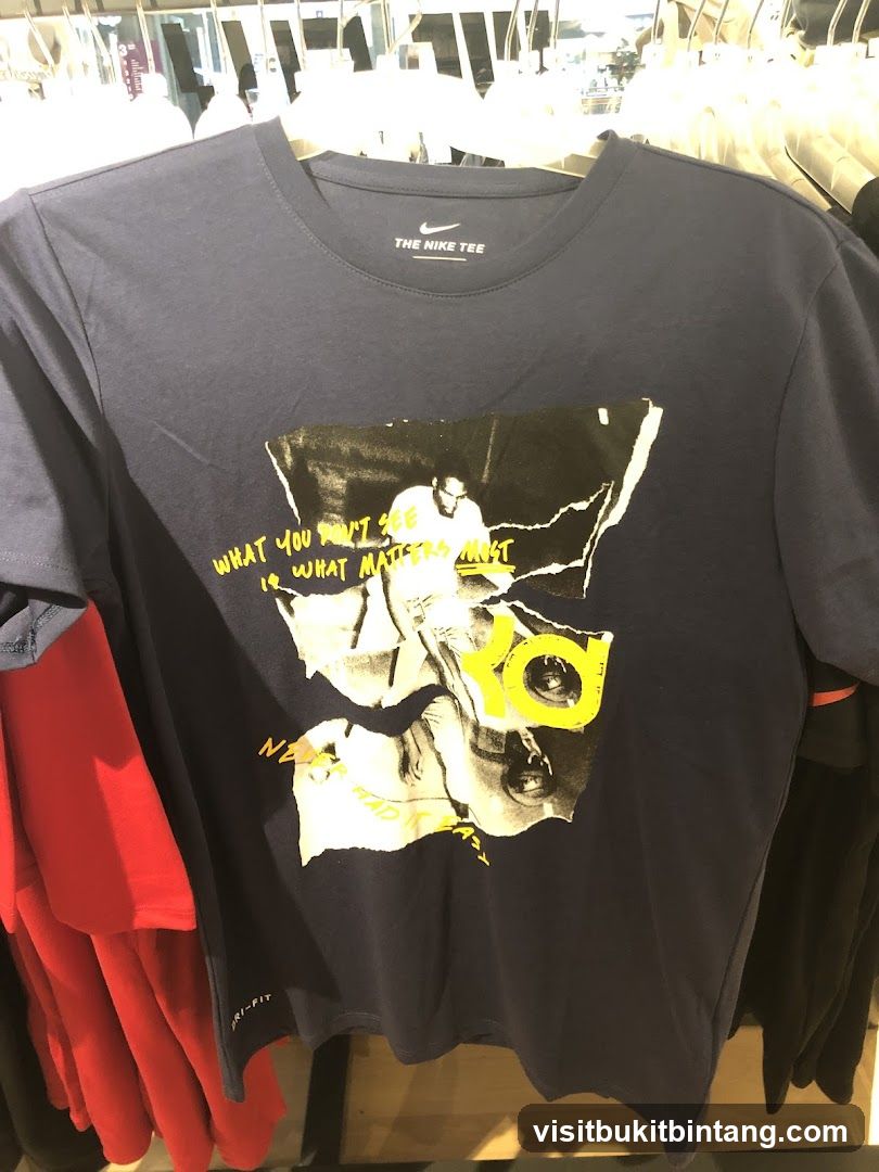 Navy Blue Nike T-Shirt with Graphic Print