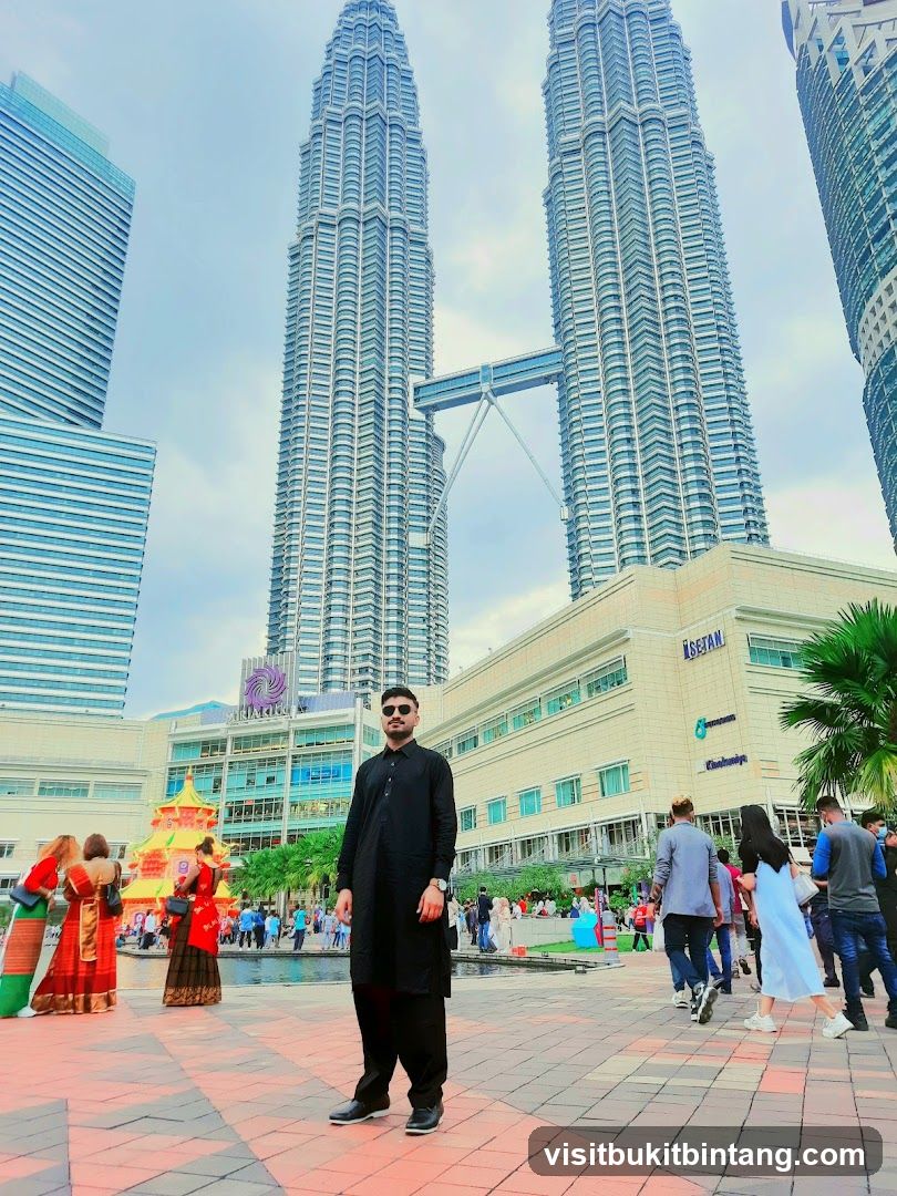 People in front of Petronas Towers