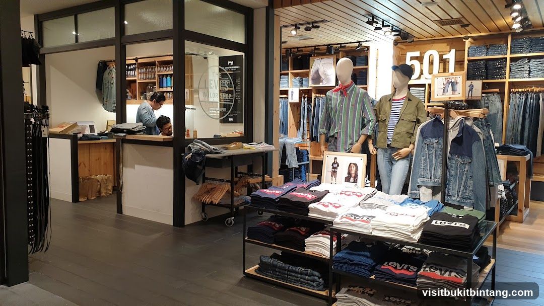 Levi's Store Interior