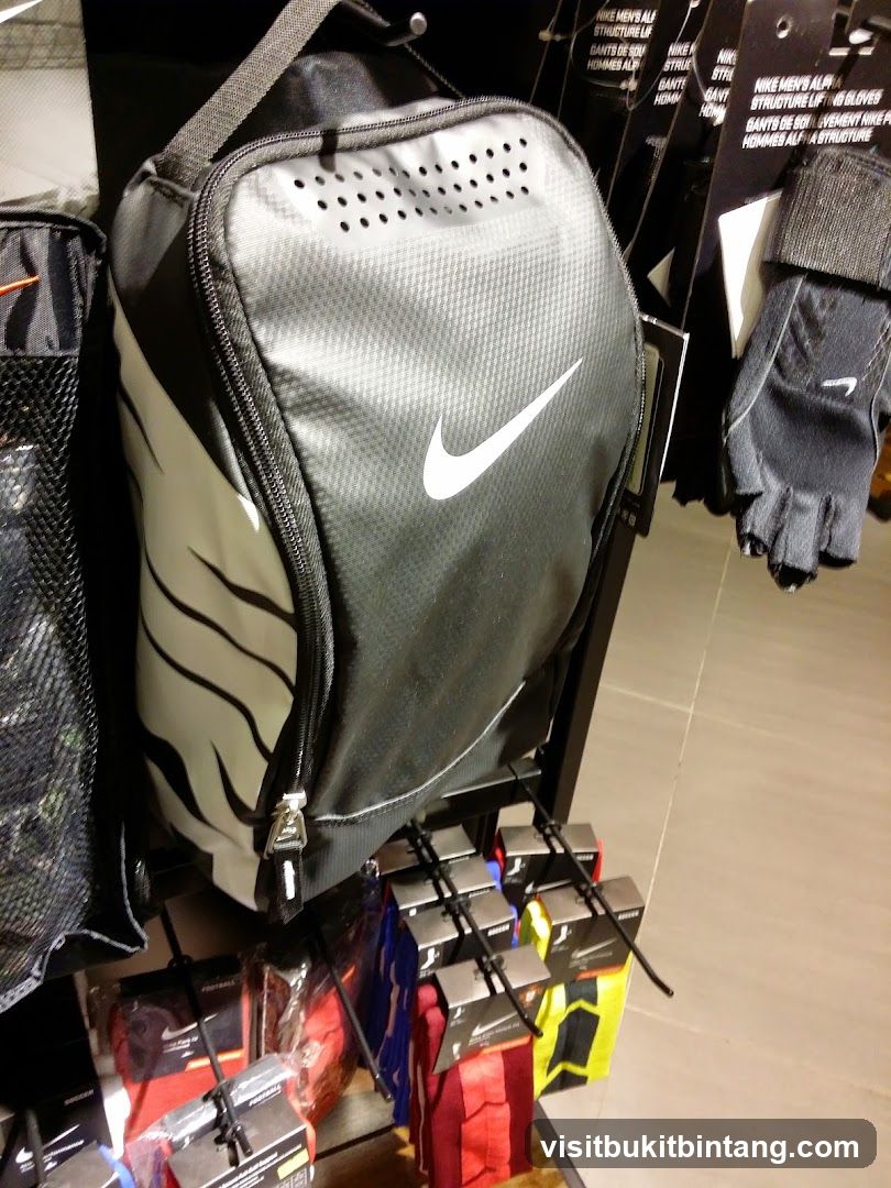 Nike Bags and Accessories