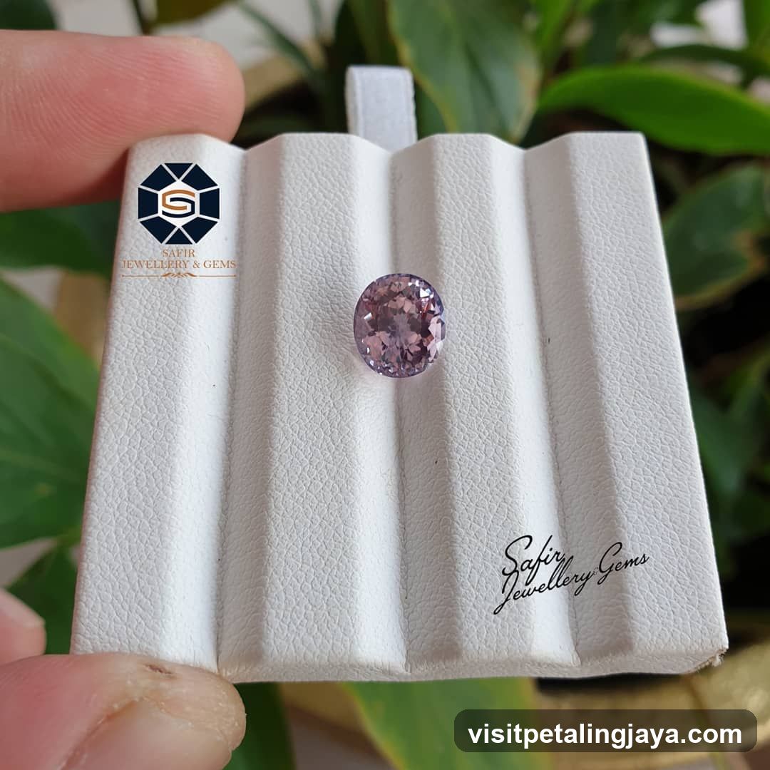 Safir Jewellery Gems Product Display