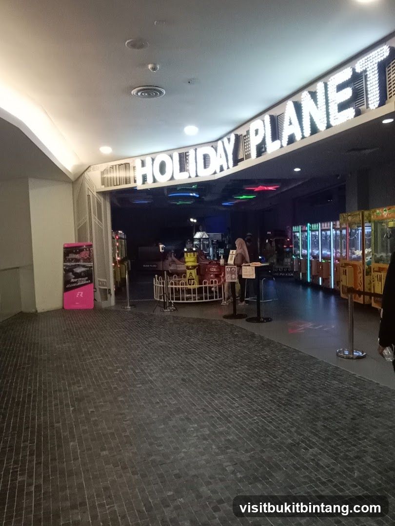 Holiday Planet @ Mid Valley