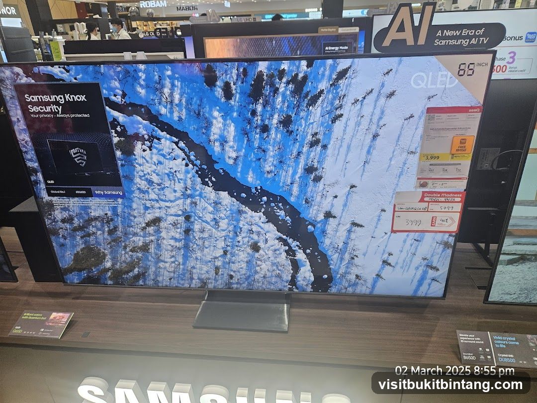 Samsung QLED TV Display