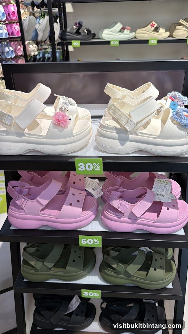 Crocs Gurney Plaza