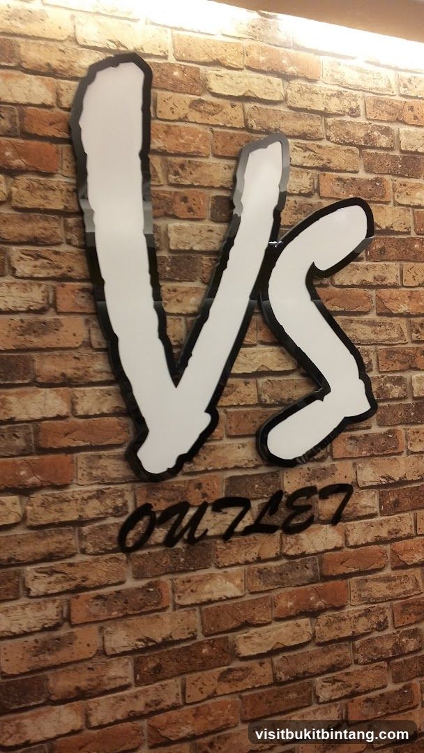 VS Outlet Sign