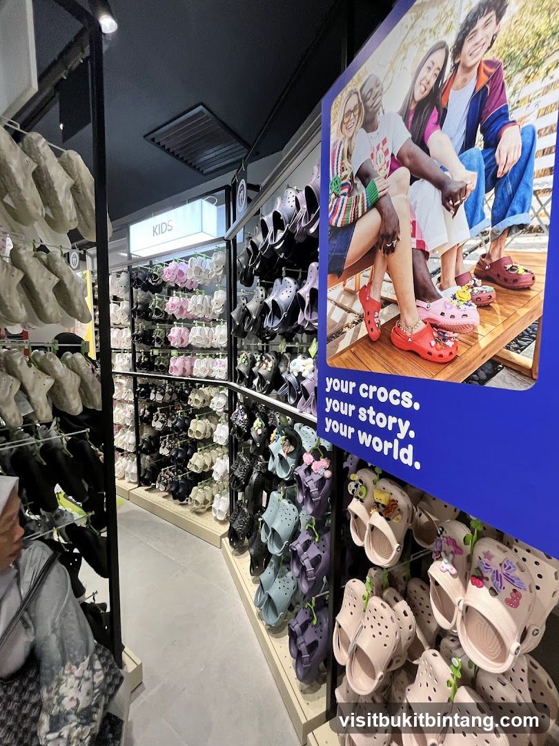 Crocs Store Interior