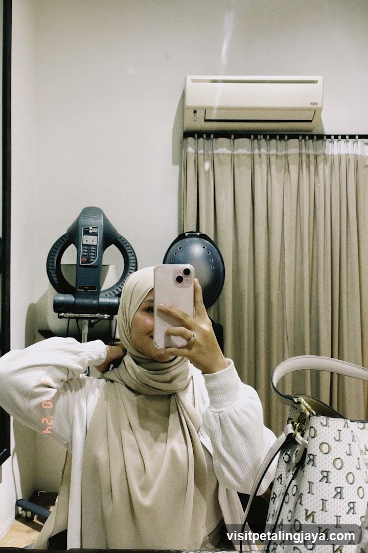 Selfie in a salon or spa setting