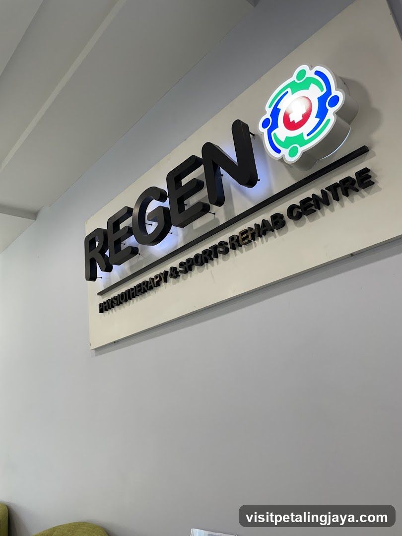Regen Physiotherapy & Sports Rehab Centre Signage
