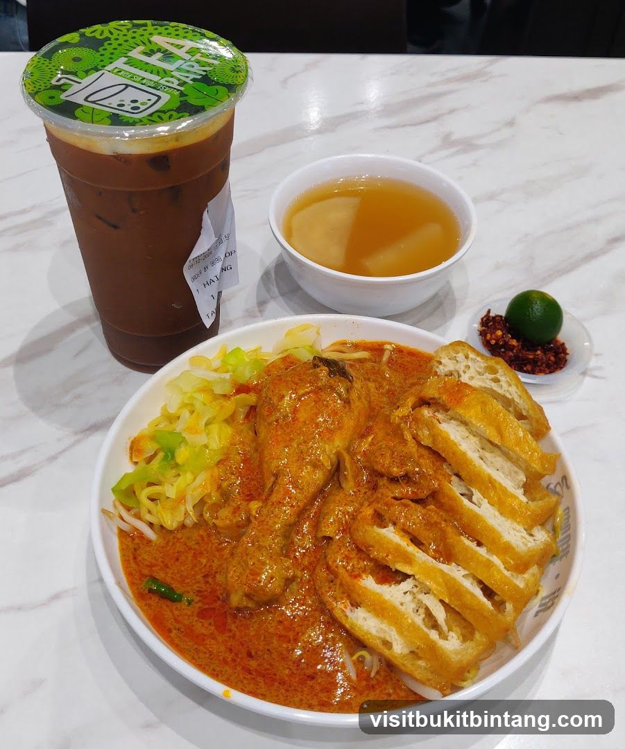 Curry Chicken Noodles with Drink