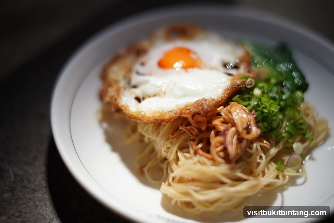 Noodles with Fried Egg