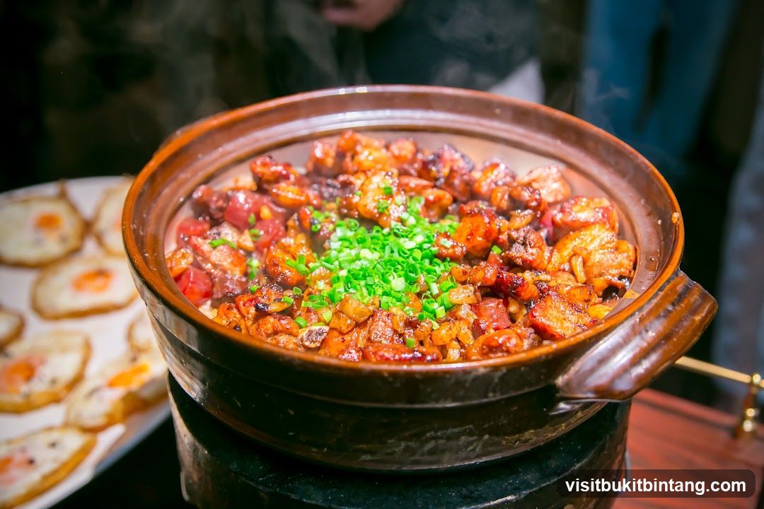 Clay Pot Rice with Fried Eggs