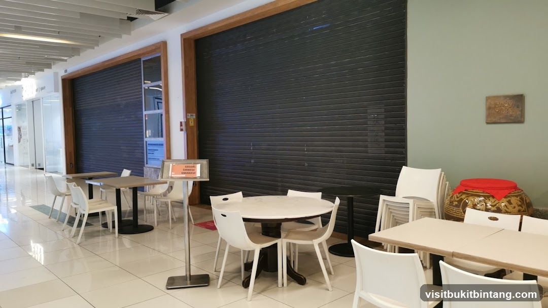 Restaurant Seating Area