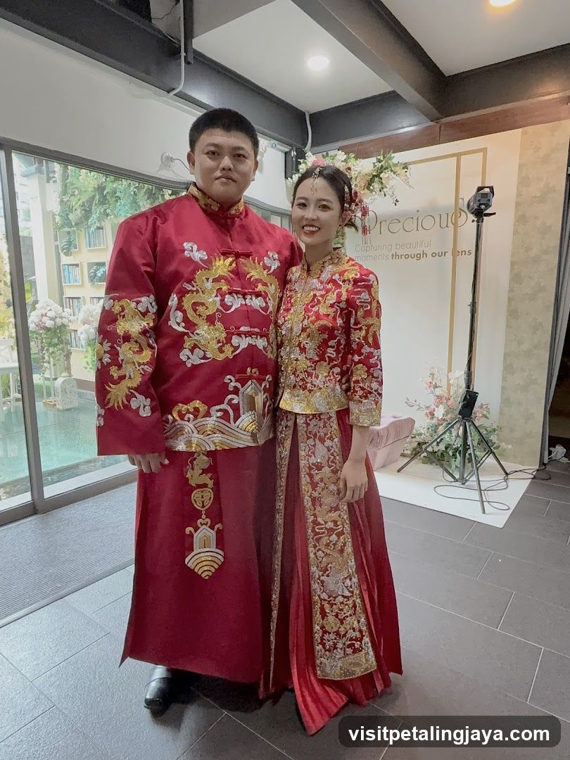 Traditional Chinese Wedding Attire Photo
