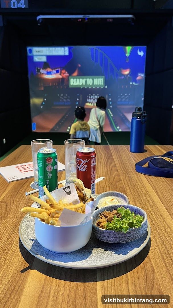Golf Entertainment Venue Food